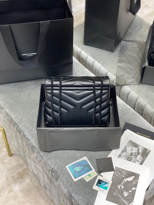 Yves Saint Laurent Loulou