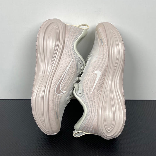 Nike Vomero 18 - Light Orewood Brown