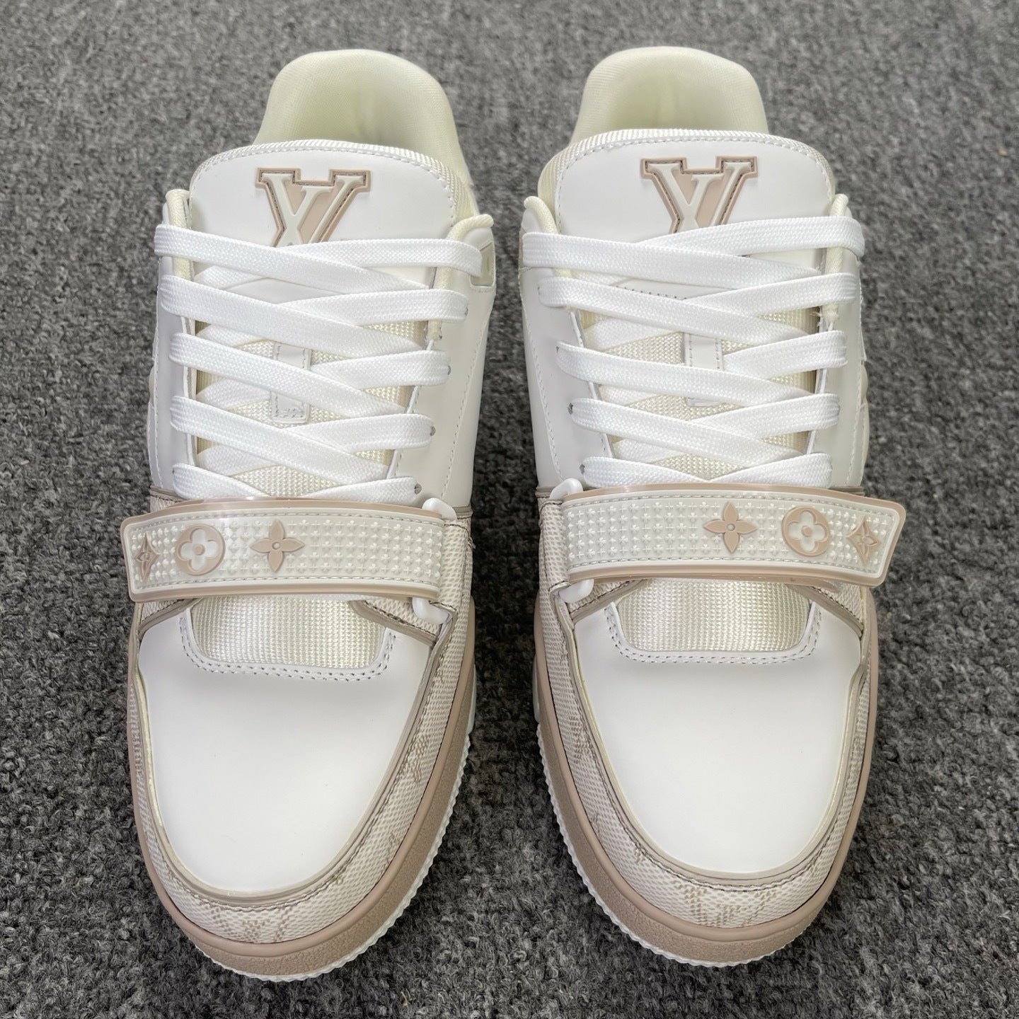 Louis Vuitton Trainer Velcro Rose