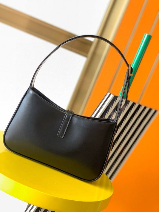 Yves Saint Laurent Mini Le 5 to 7 Leather Black