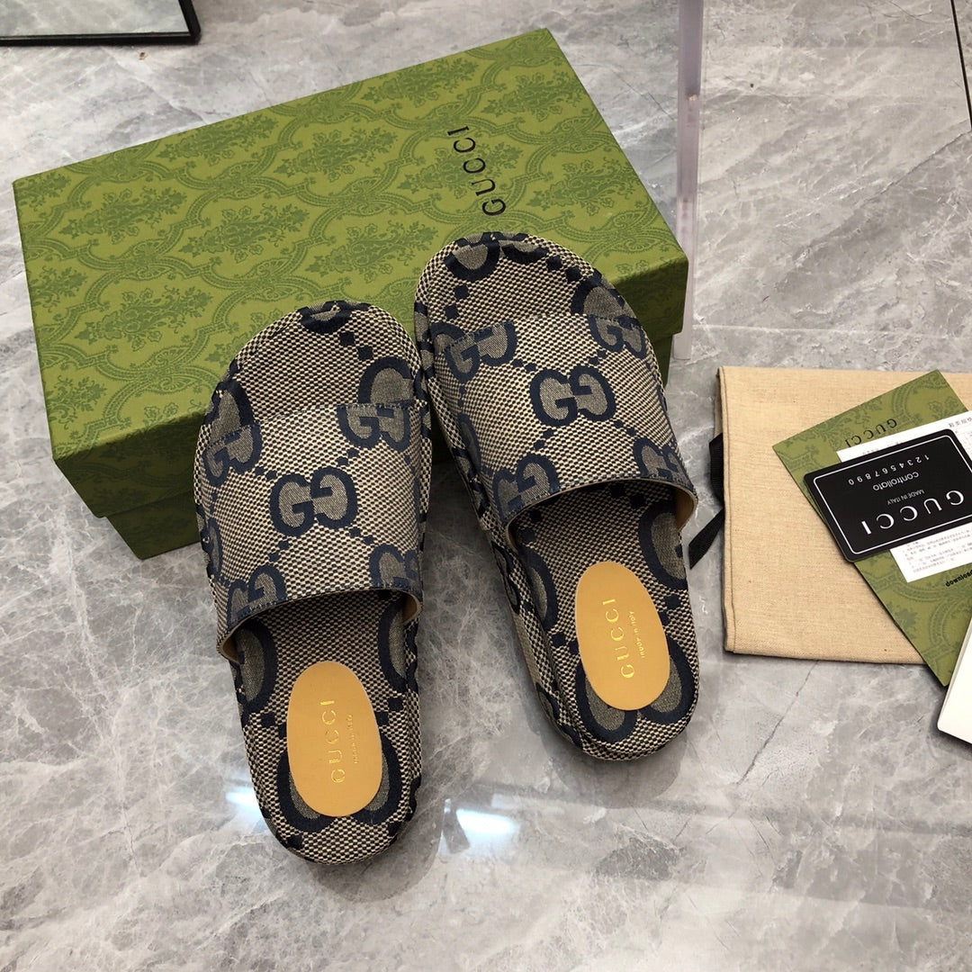 Chinelo Gucci Slipper Bege Monogram