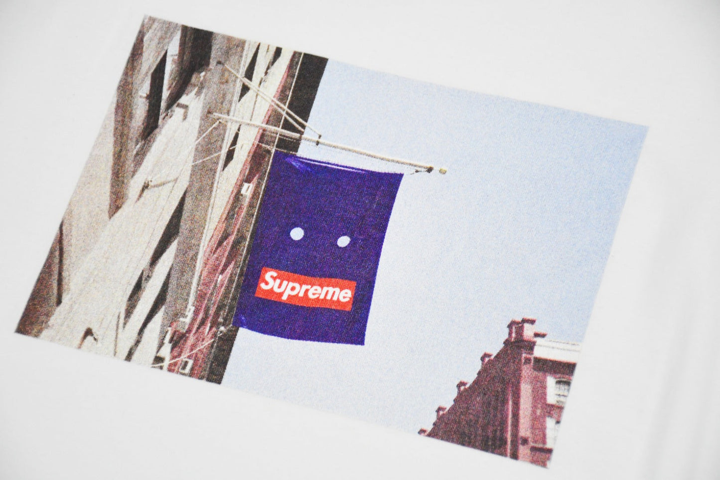 Camiseta Supreme Week 1 Banner