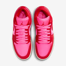Jordan 1 Low SE Pink Blast (Women)