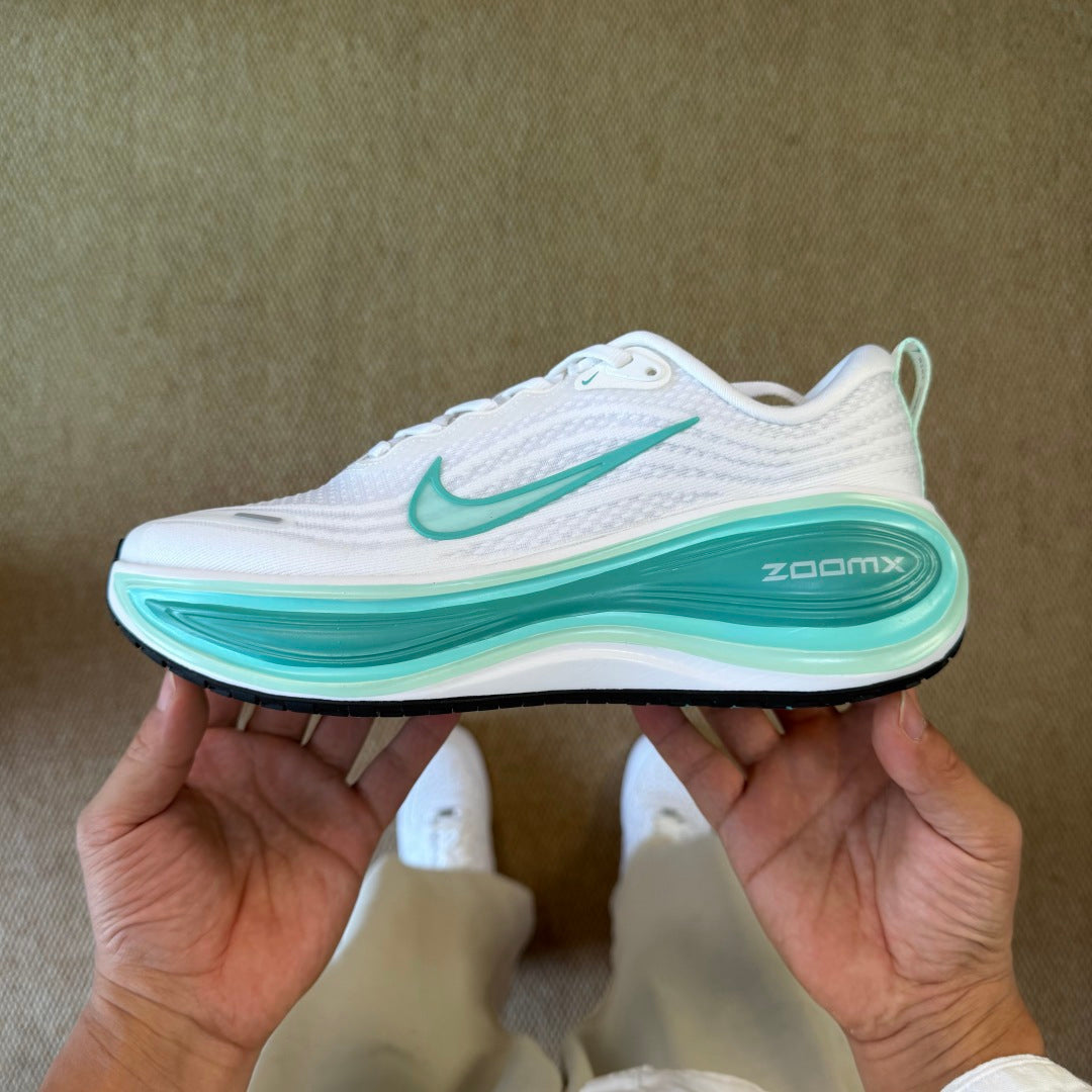 Nike Vomero 18 - White/Light Menthe