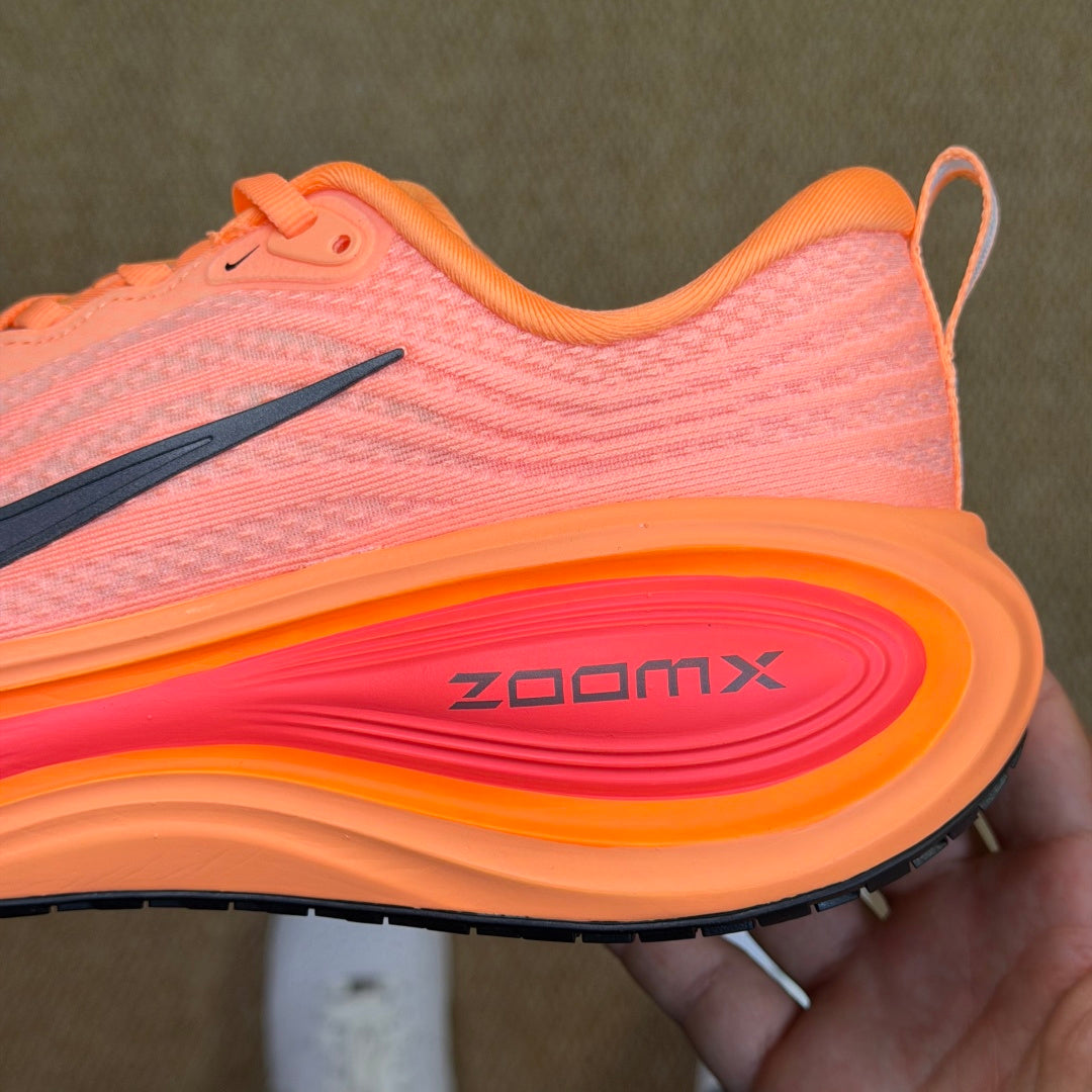 Nike Vomero 18 - Orange Pulse