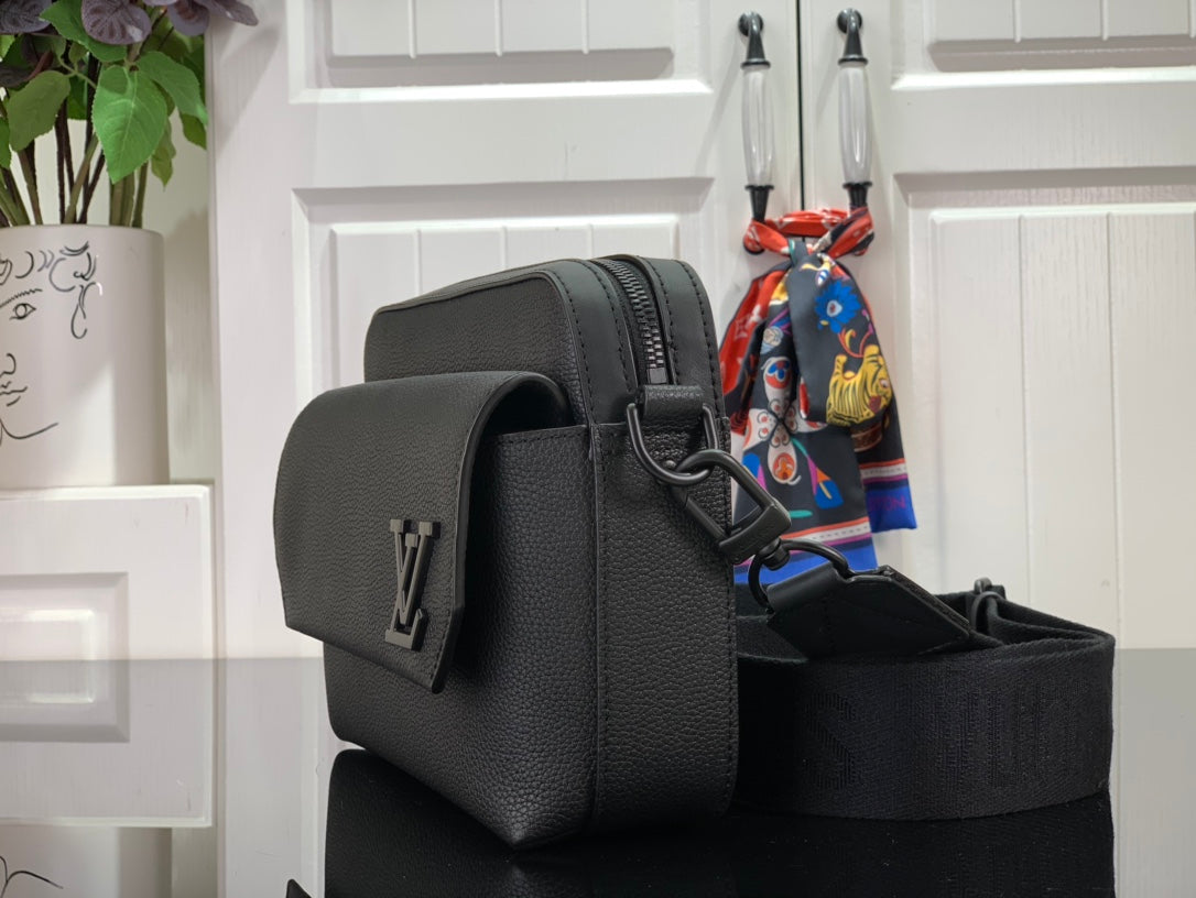 Bag Lv Fastline Messenger Aerogram Black