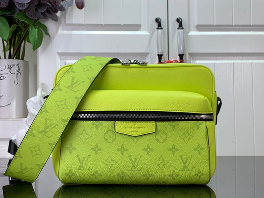 Bag Lv Yellow Monogram Taïgarama Outdoor Messenger