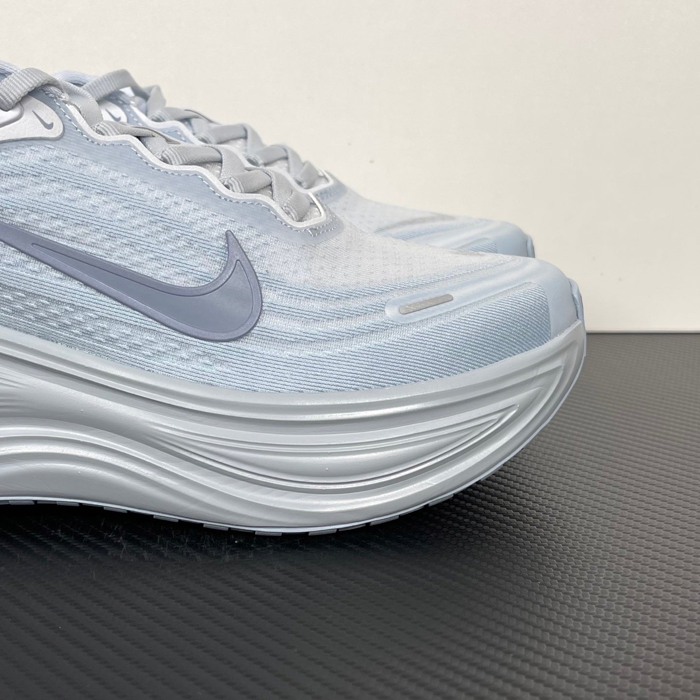 Nike Vomero 18 - Wolf Grey