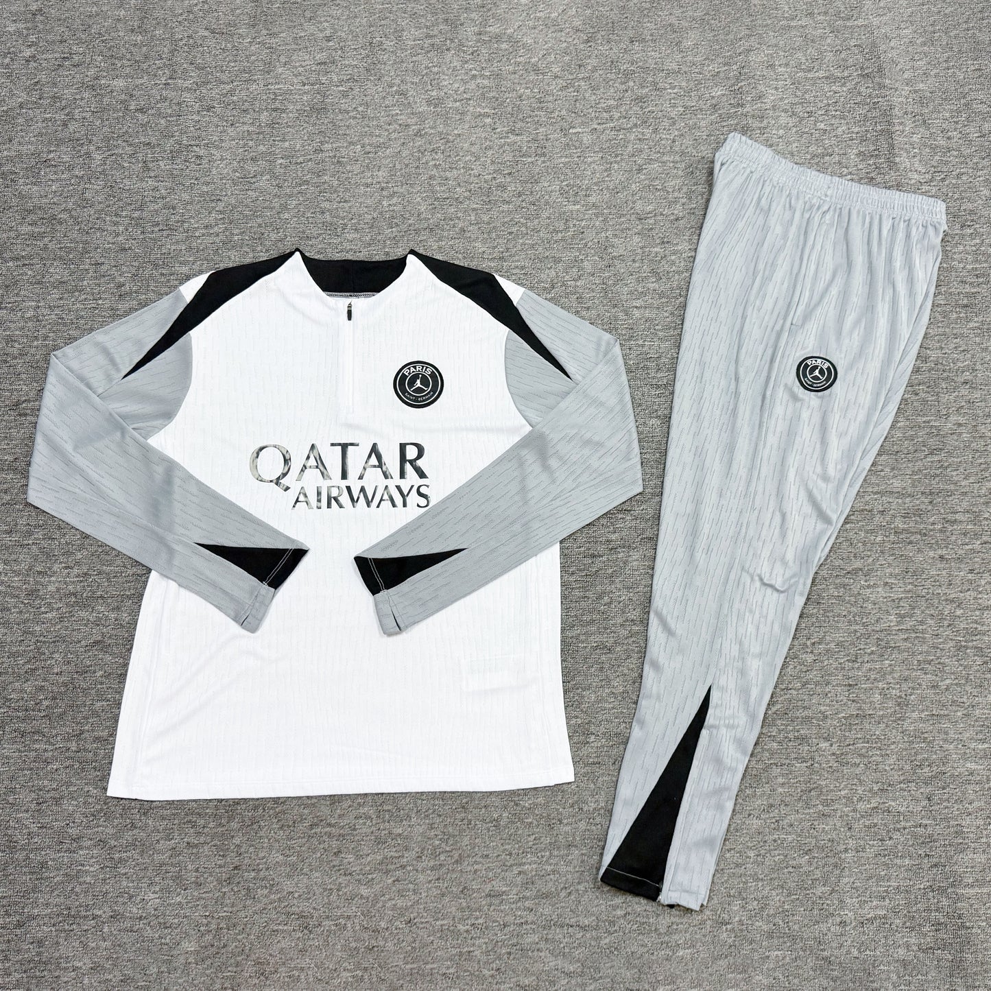 Conjunto de Treino Paris Saint-Germain (PSG) x Jordan - Edição Branca e Cinza