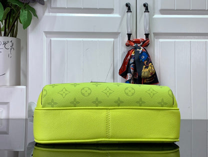 Bag Lv Yellow Monogram Taïgarama Outdoor Messenger