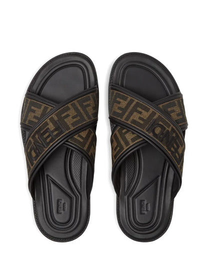 Chinelo  Fendi Brown Logo