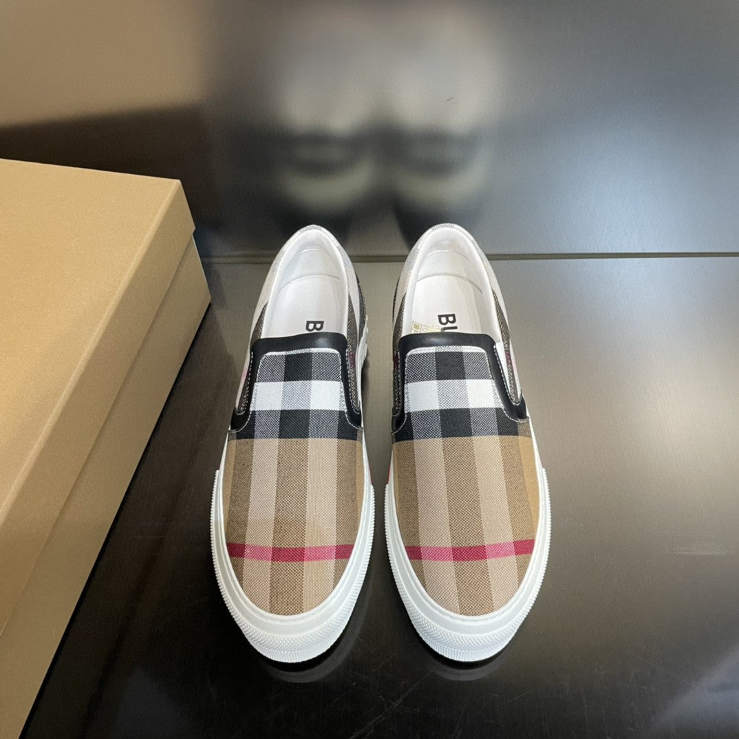 Tênis Slip-on Burberry