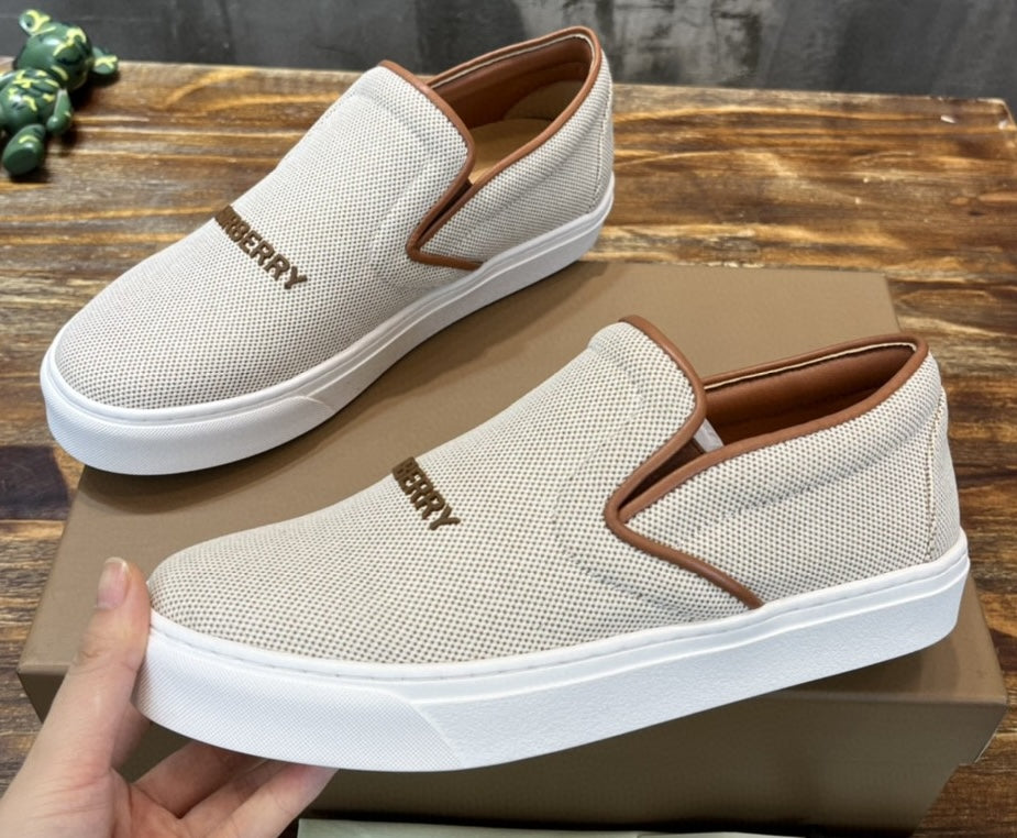 Tênis Slip-on Burberry