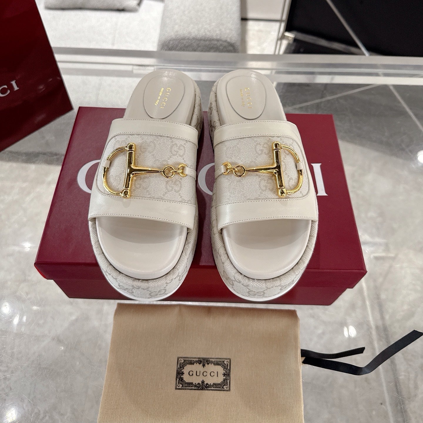 Chinelo Gucci Big D Half Horseclip Thick Bottom Branco