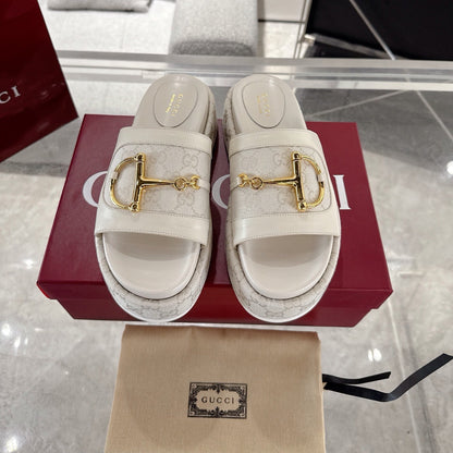 Chinelo Gucci Big D Half Horseclip Thick Bottom Branco