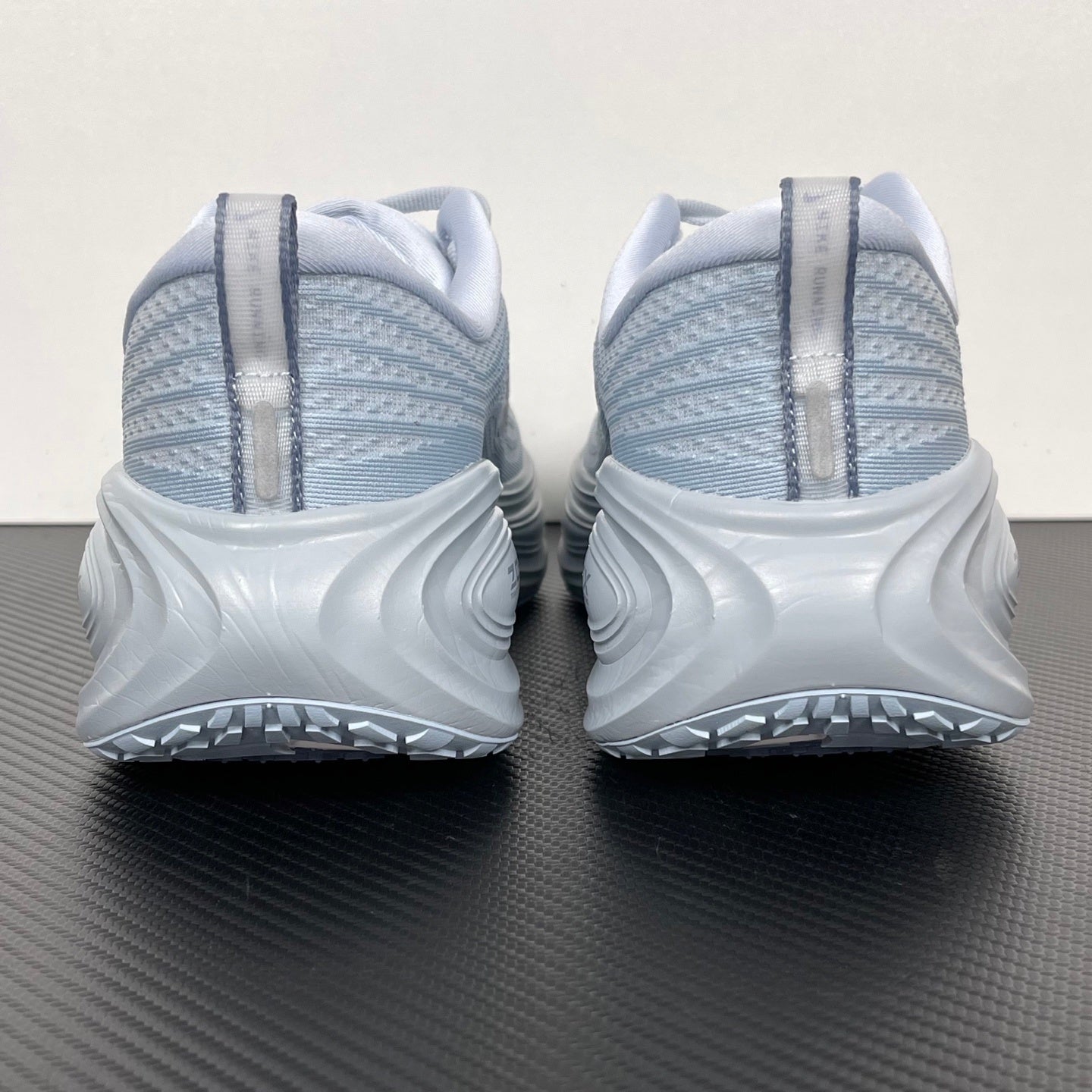 Nike Vomero 18 - Wolf Grey