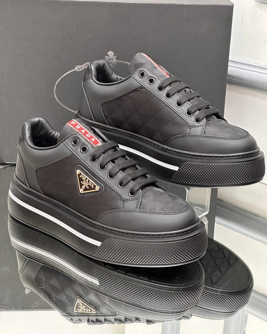 Tênis Prada Low Top Black Monogram