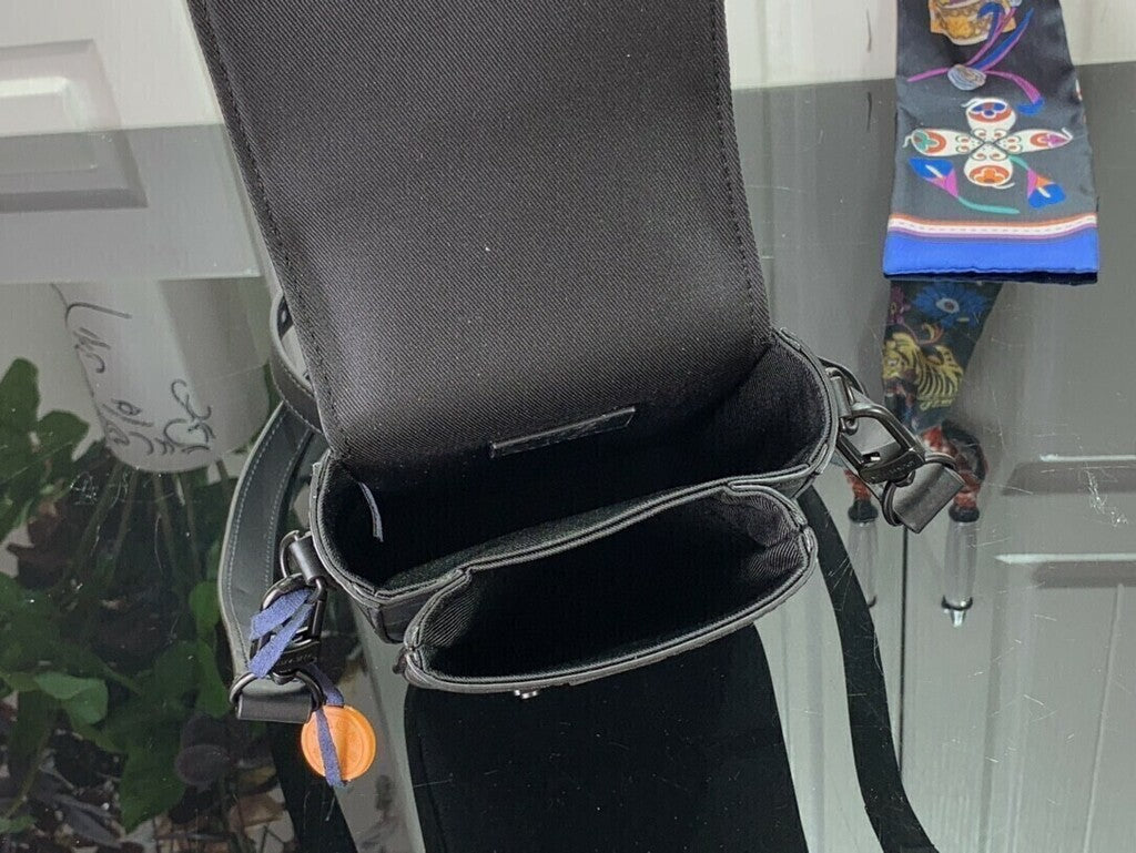 Bag S-lock Vertical Wearable Wallet