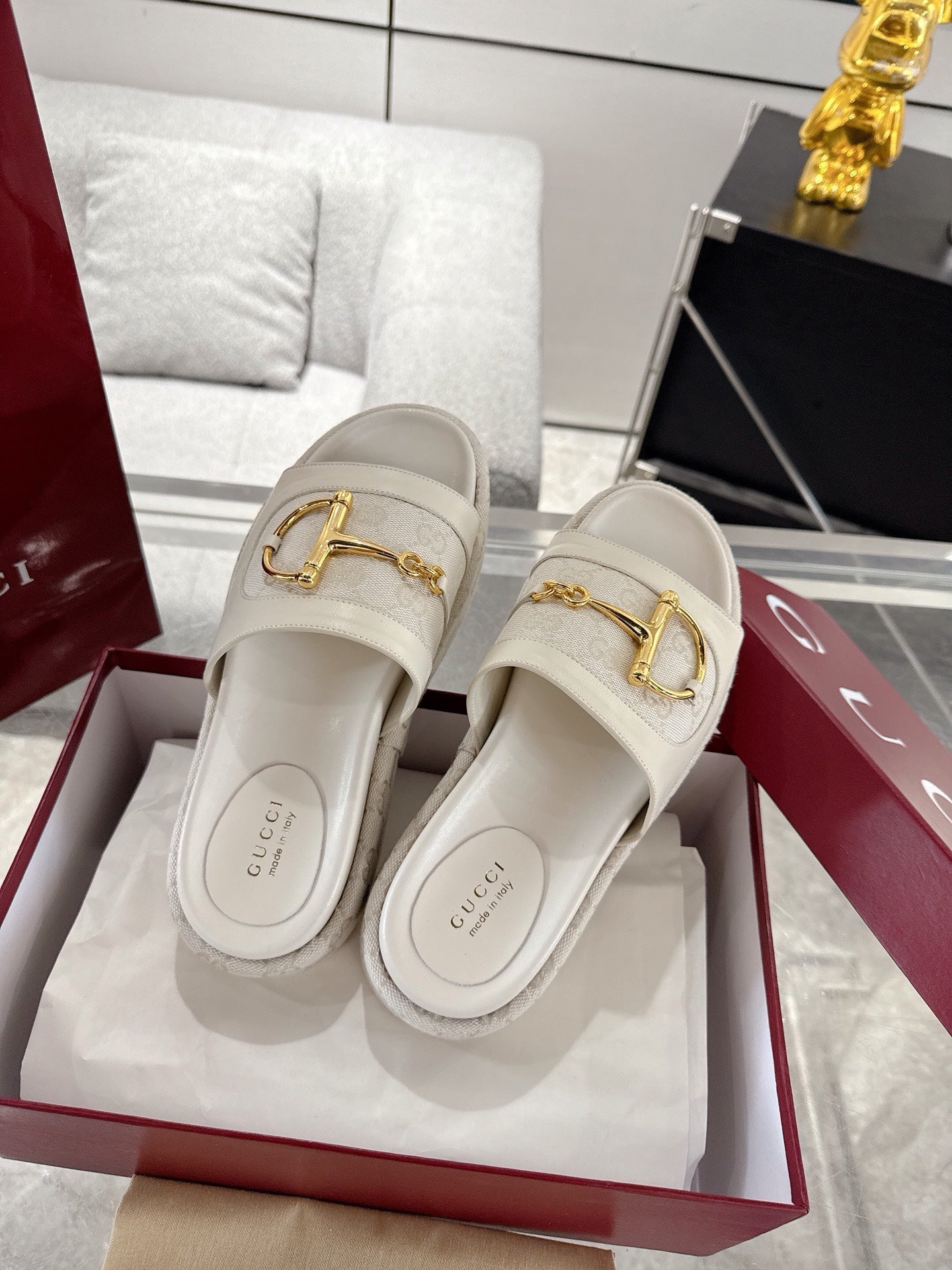 Chinelo Gucci Big D Half Horseclip Thick Bottom Branco