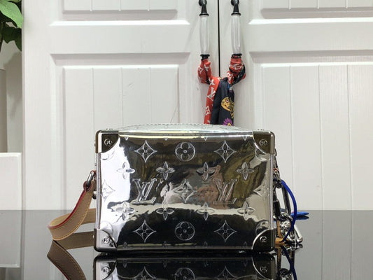 Bolsa de Ombro Louis Vuitton