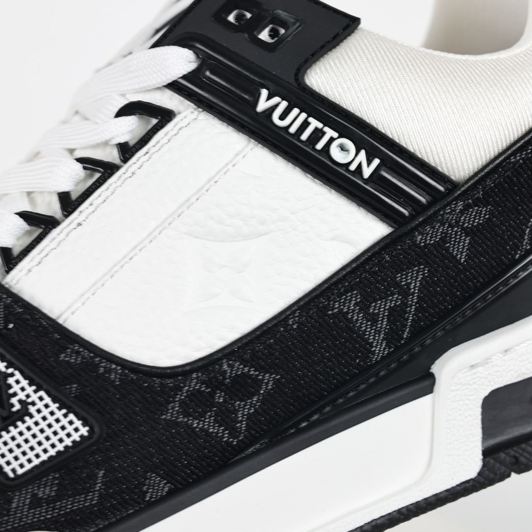 Louis Vuitton Trainer Black Denin