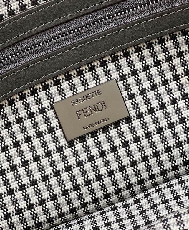 Bolsa Fendi FF Baguette Embroidered