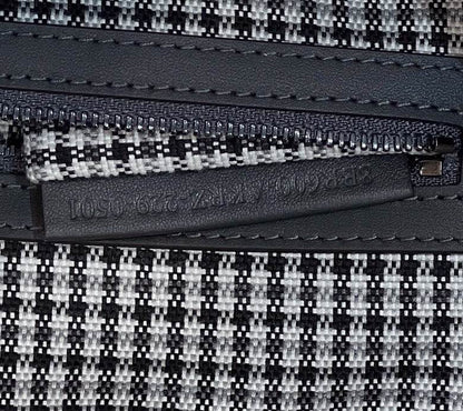 Bolsa Fendi FF Baguette Embroidered