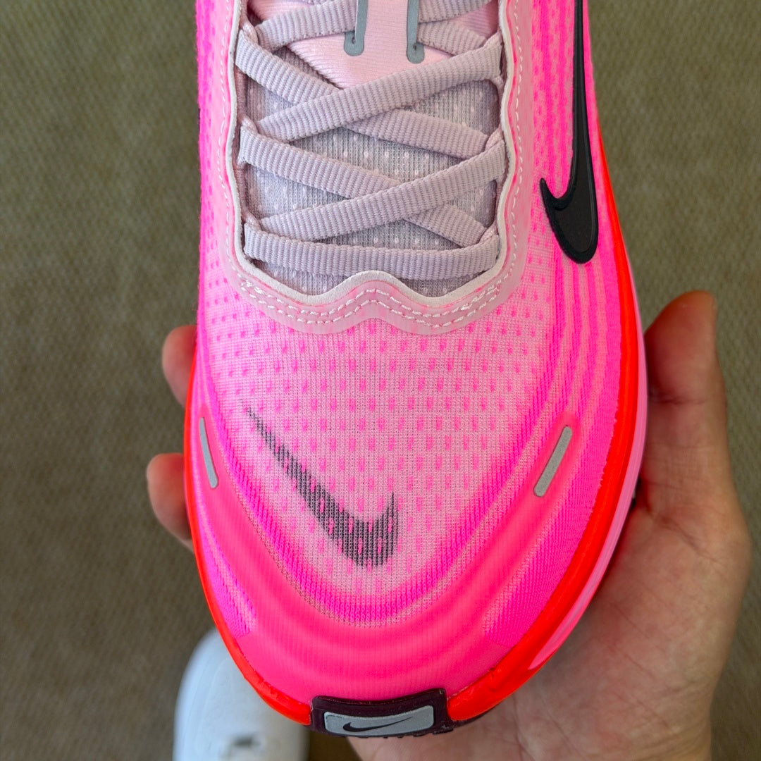 Nike Air Zoom Vomero 18 - Hyper Pink