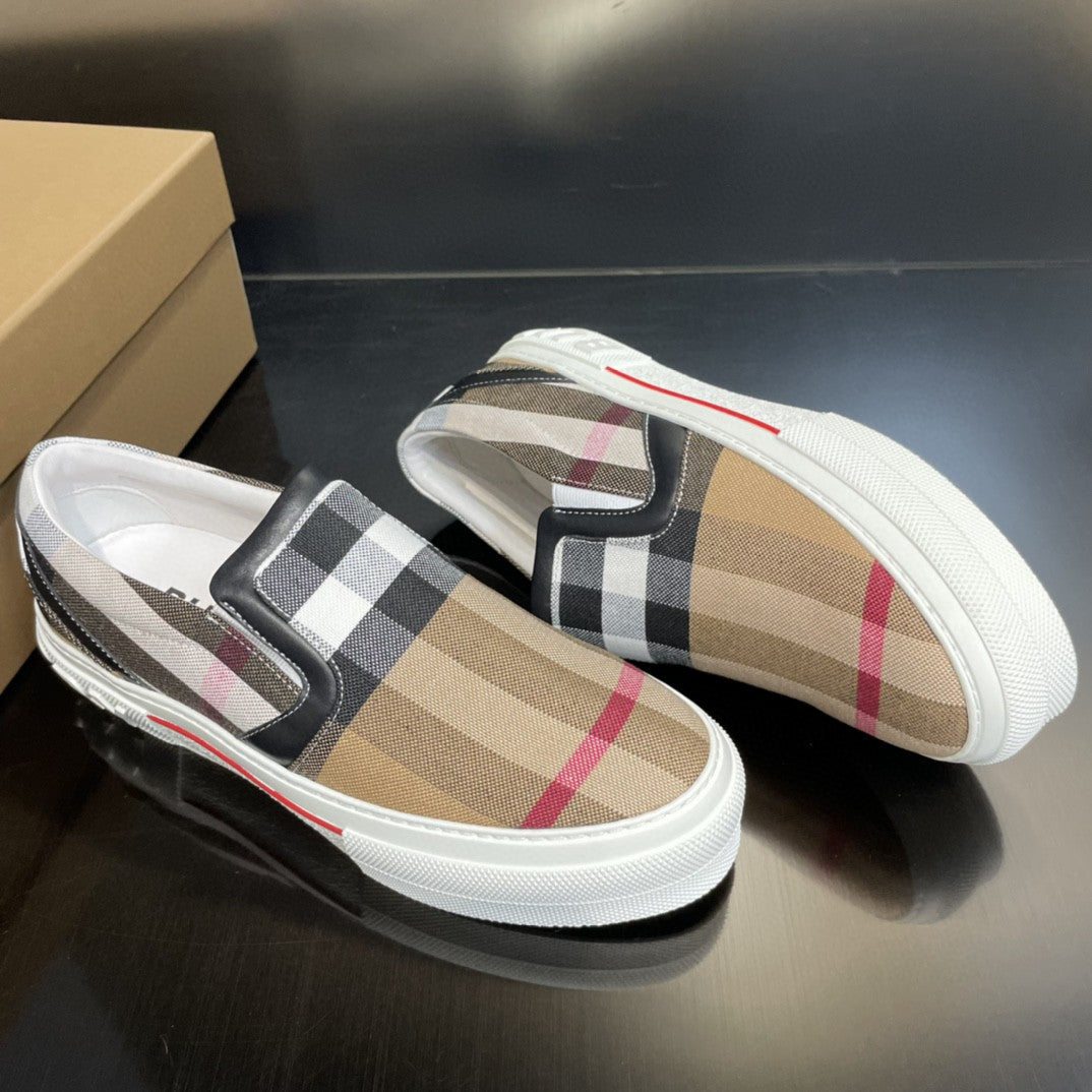 Tênis Slip-on Burberry