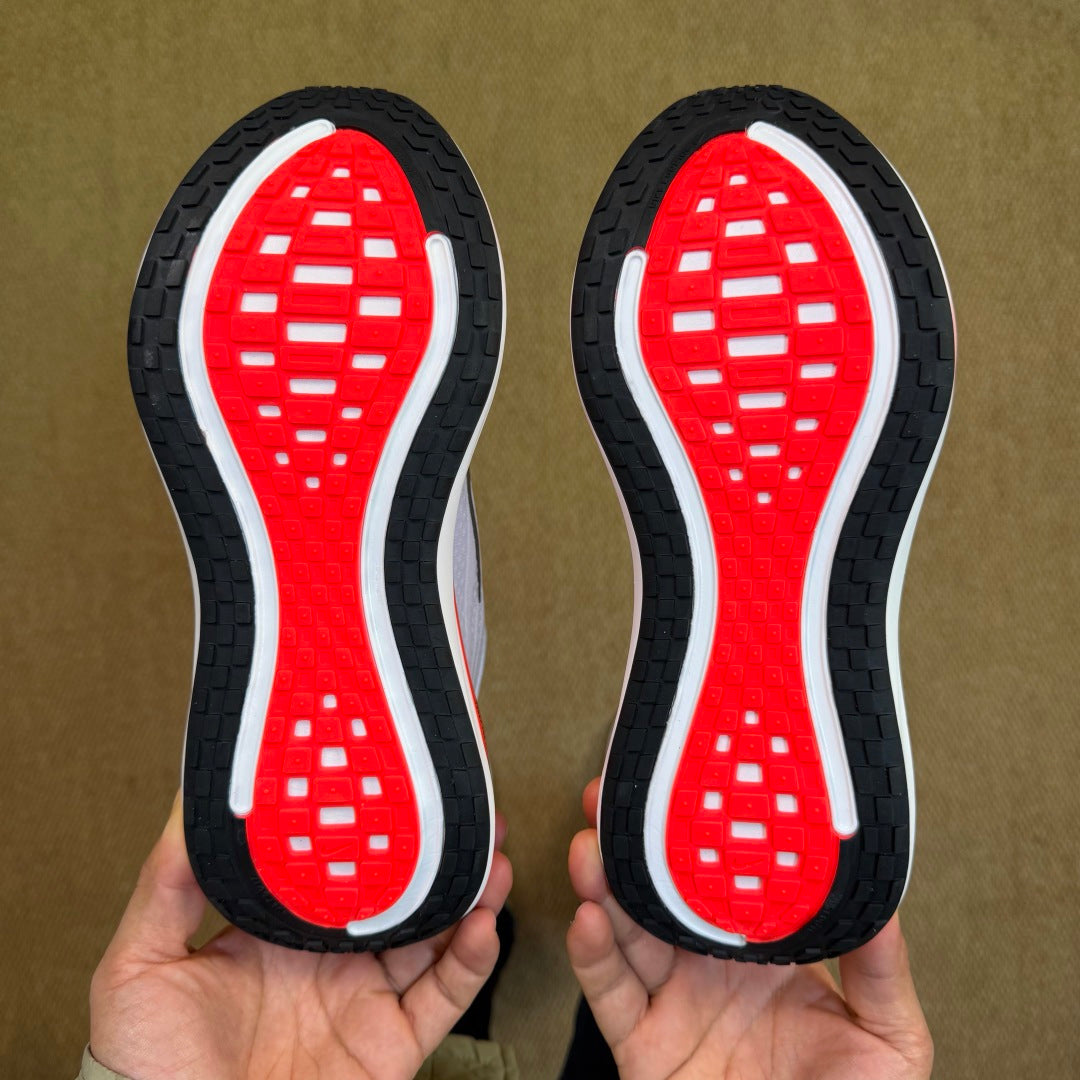 Nike Vomero 18 - White/Bright Crimson