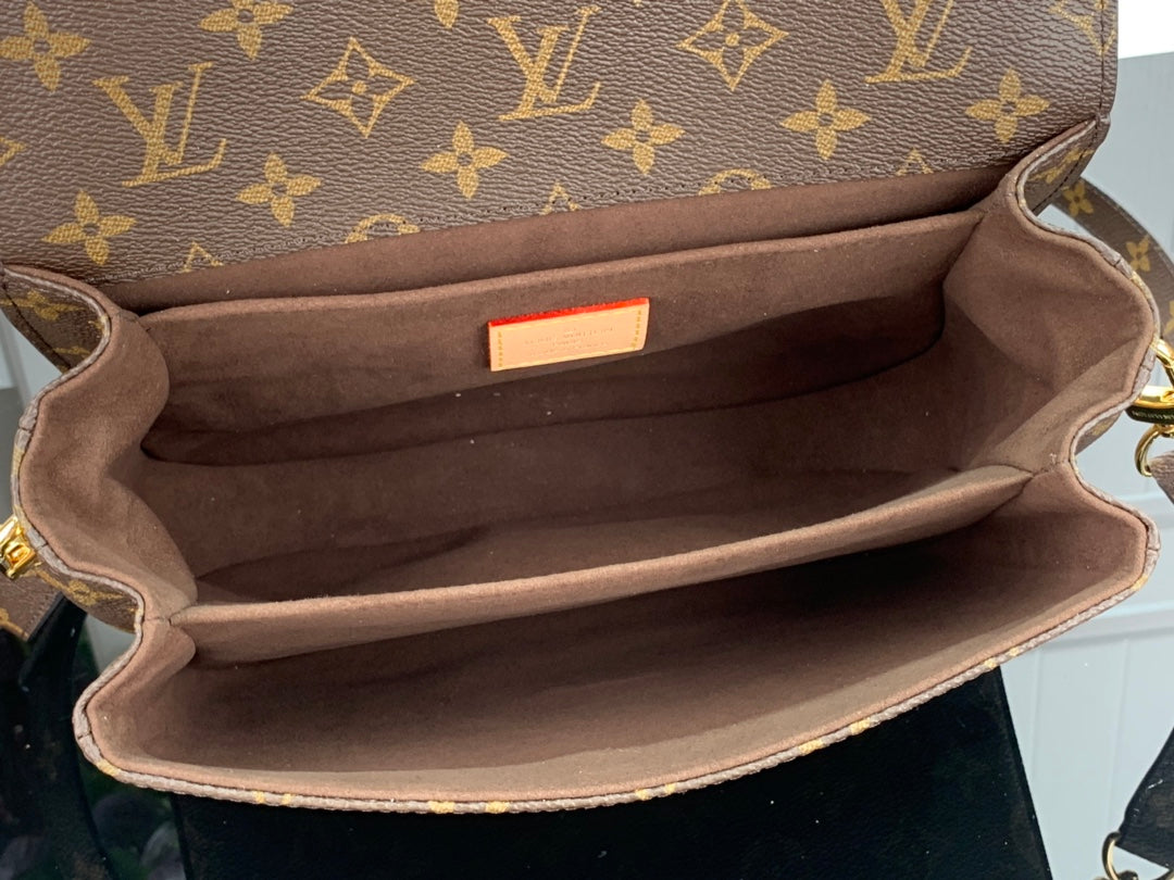 Bolsa Métis East West Monogram Canvas Brown