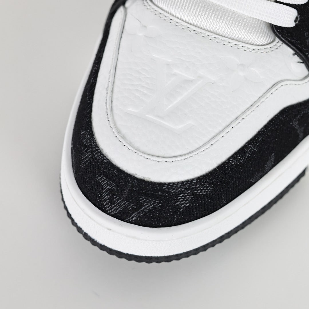 Louis Vuitton Trainer Black Denin