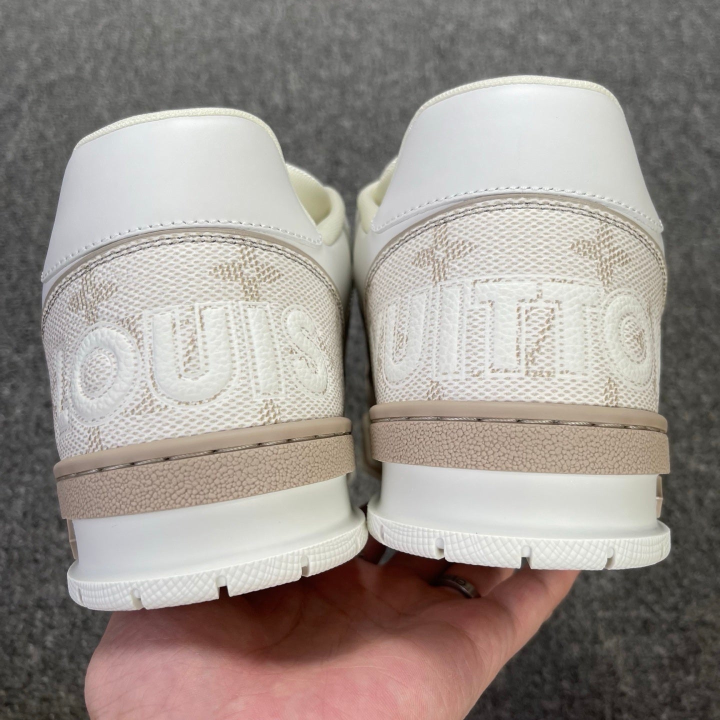 Louis Vuitton Trainer Velcro Rose