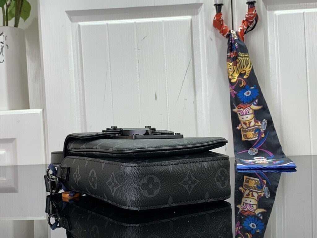 Bag S-lock Vertical Wearable Wallet