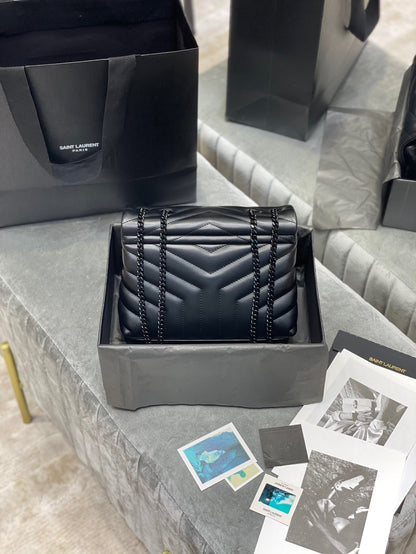 Yves Saint Laurent Loulou