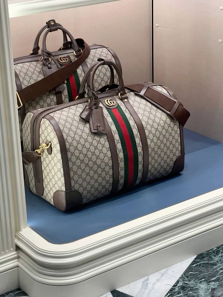 Gucci Savoy Medium Duffle Bag