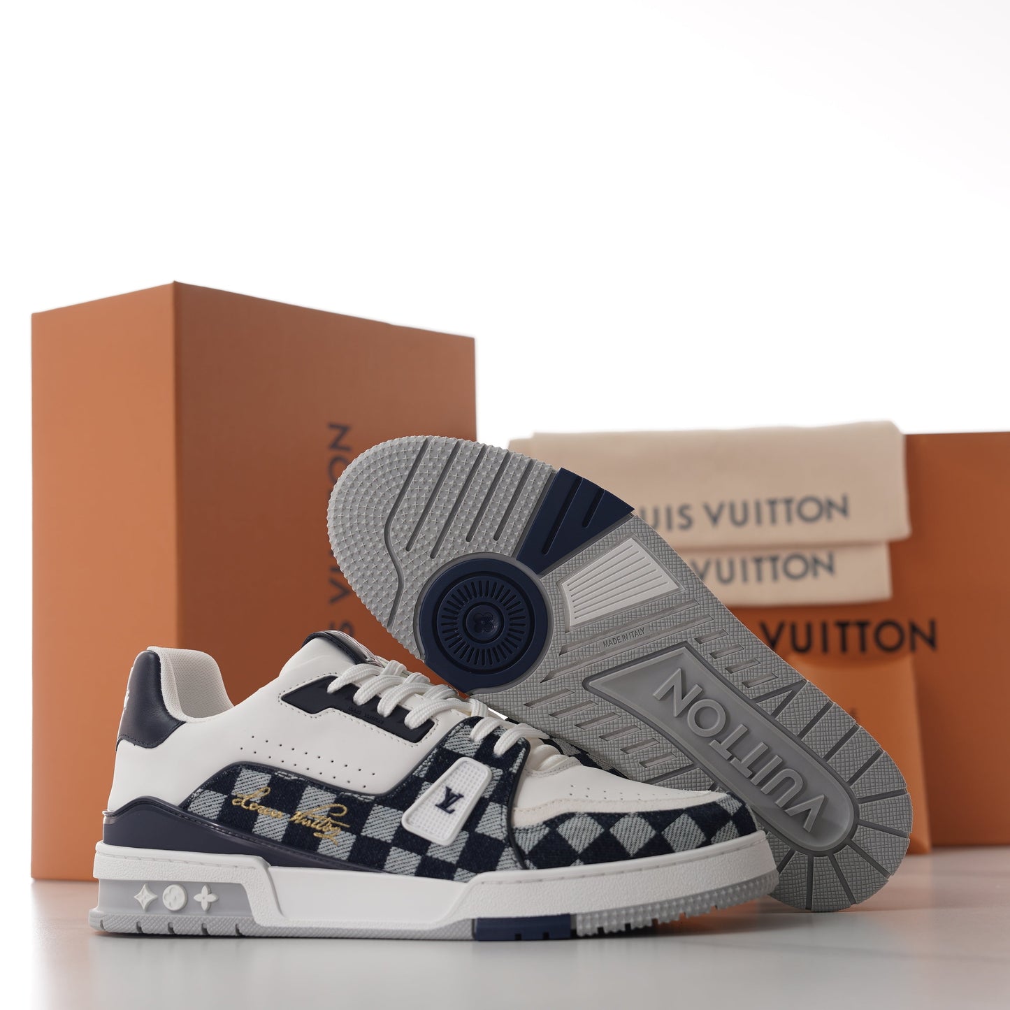 Tênis LV Trainer Blue Suede White