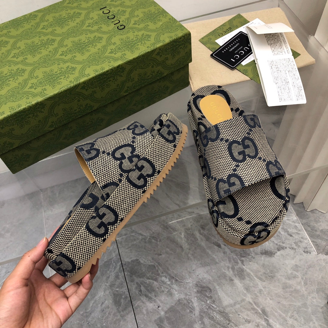 Chinelo Gucci Slipper Bege Monogram