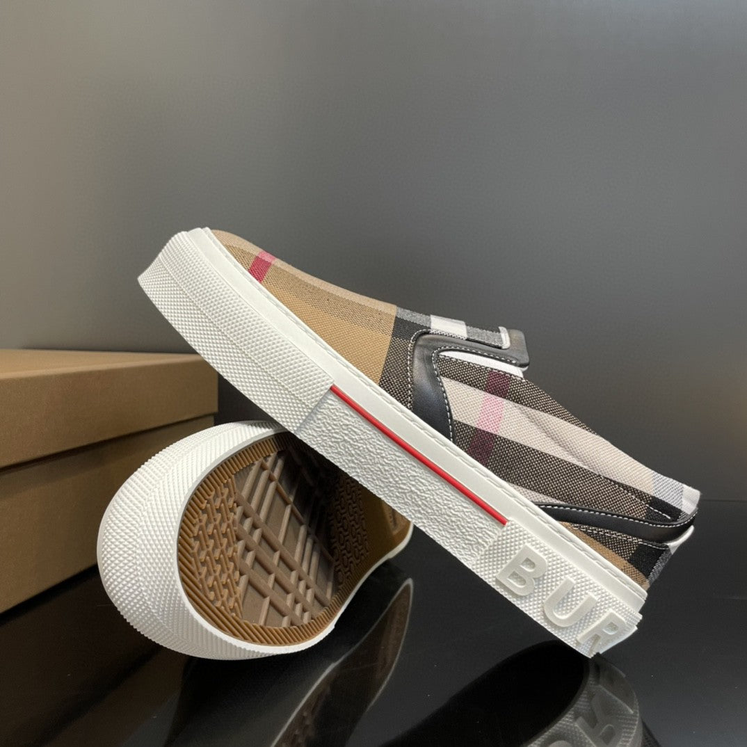 Tênis Slip-on Burberry