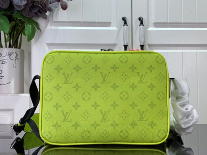 Bag Lv Yellow Monogram Taïgarama Outdoor Messenger