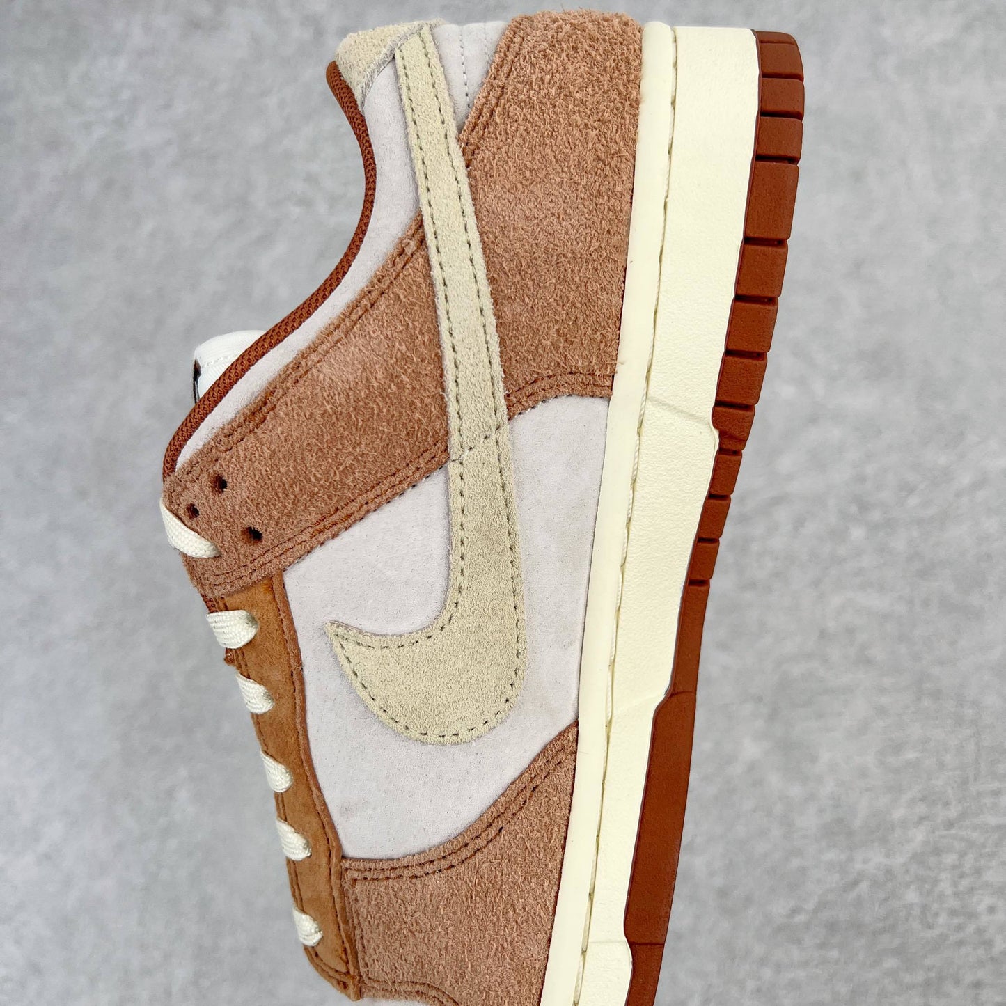 Nike Dunk Low Medium Curry