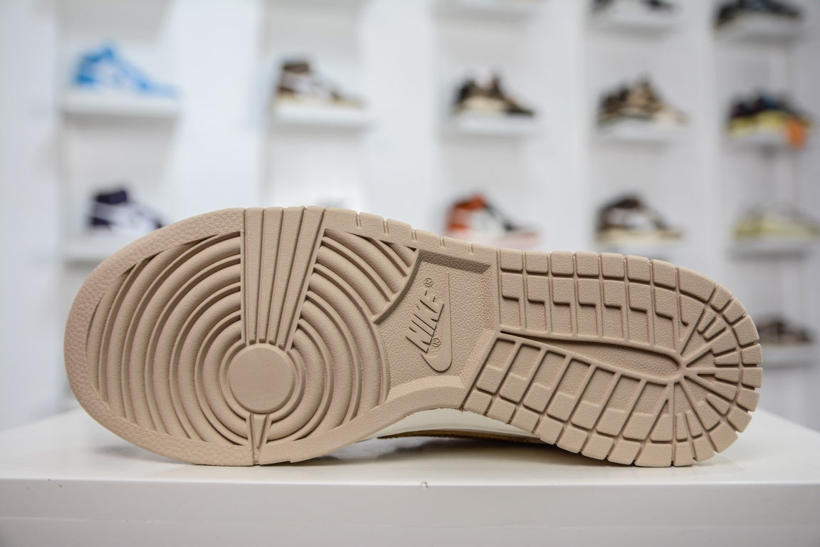 Nike Dunk Metallic Gold