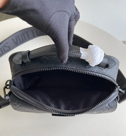 Bag S-lock Messenger Monogram