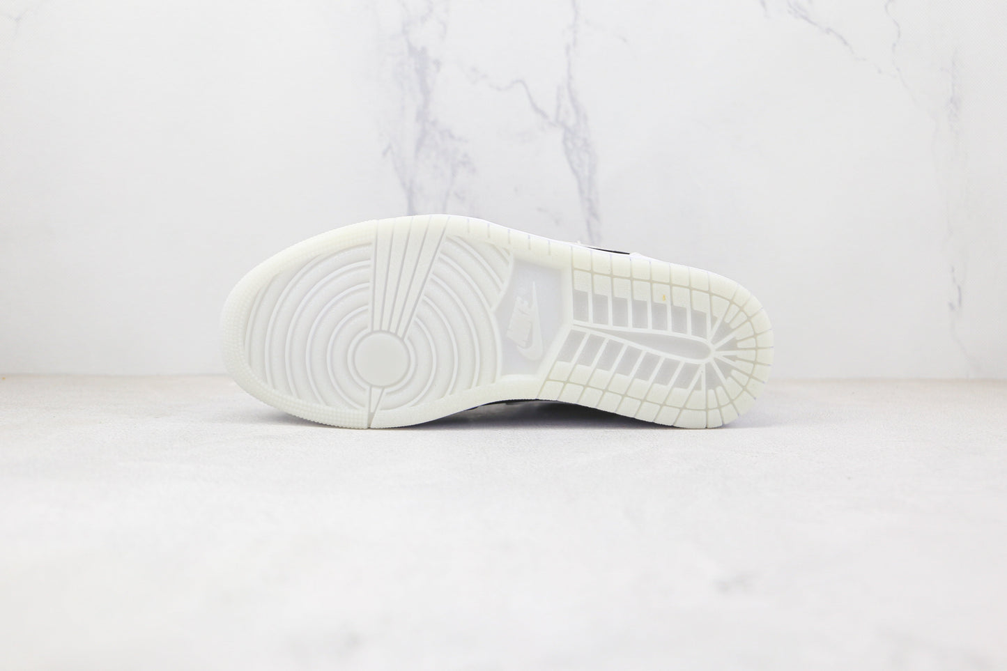 Jordan 1 Low Diamond