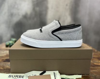 Tênis Slip-on Burberry