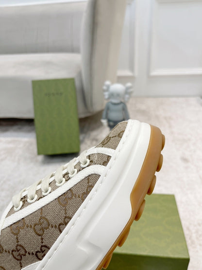 Gucci And Ebony GG Canvas Beige