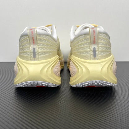 Nike Vomero 18 - Sail/Light Cream