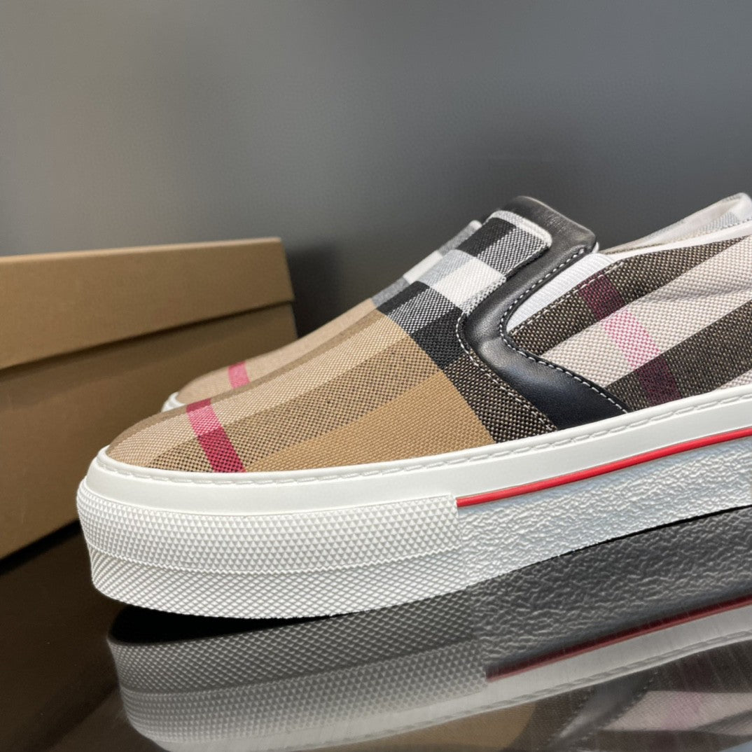 Tênis Slip-on Burberry