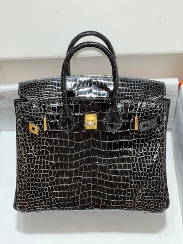 Bolsa Hermes Birkin 25 Alligator Gold Hardware 89