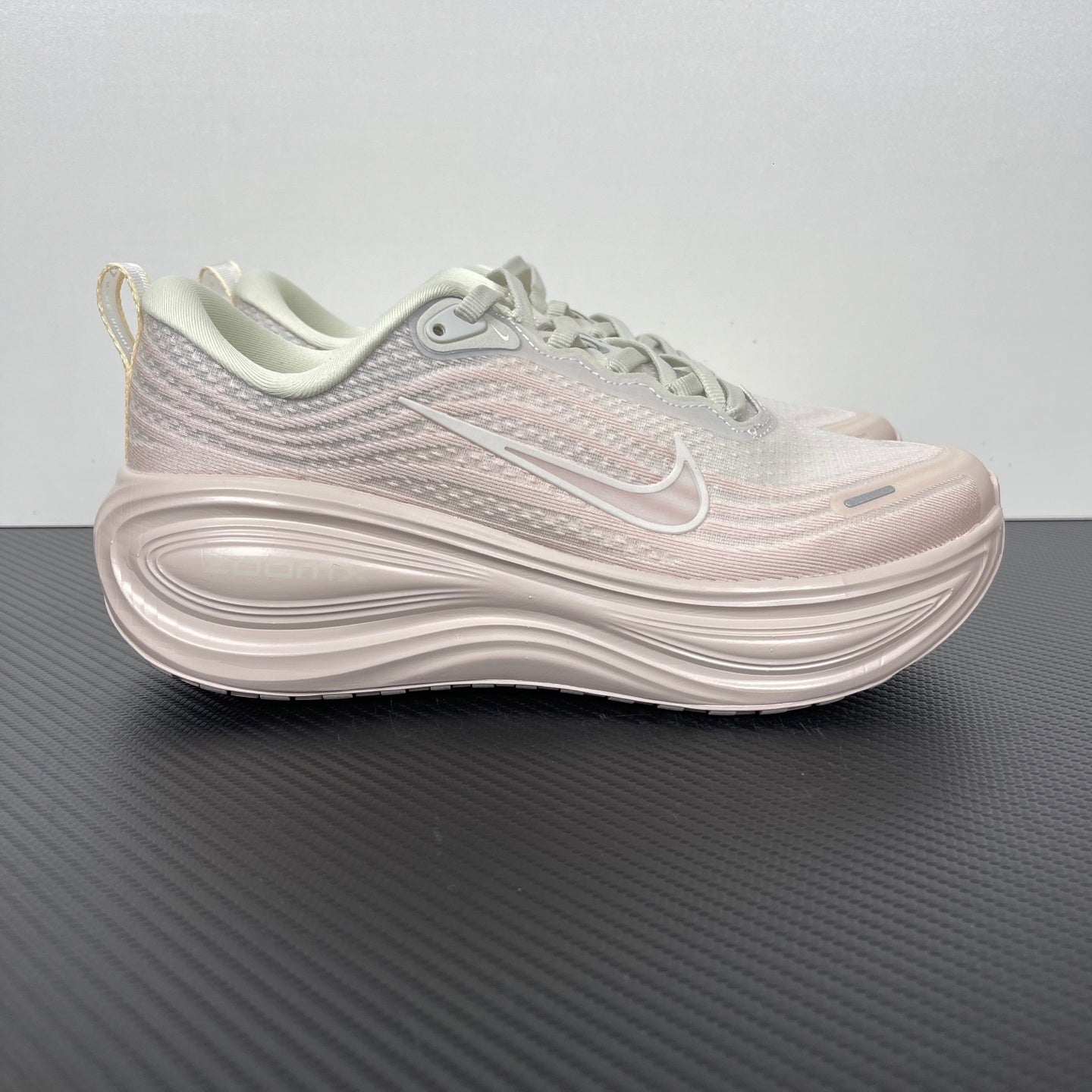 Nike Vomero 18 - Light Orewood Brown